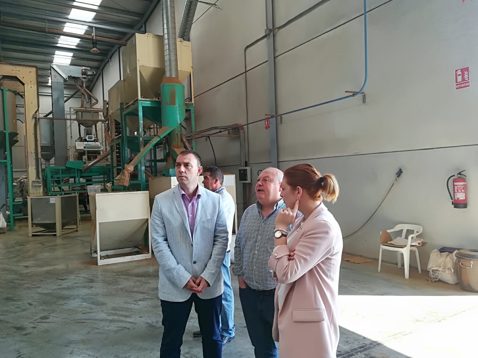 Agricultura refuerza su apoyo a empresas comercializadoras de almendra de la provincia